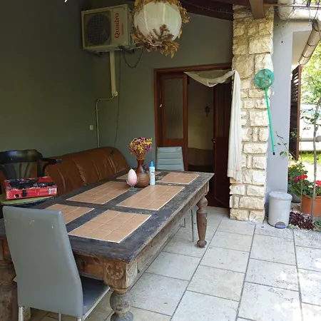 Konoba Yan 2 Apartmán *